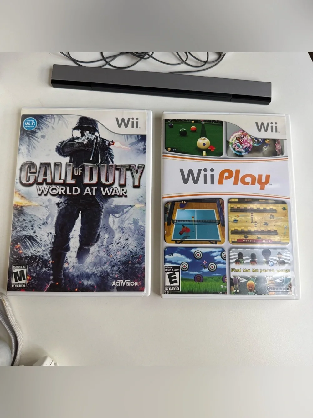 Nintendo Wii Console Bundle (2 Remotes, Nunchuk,2 Games COD Wii, Manual) Tested